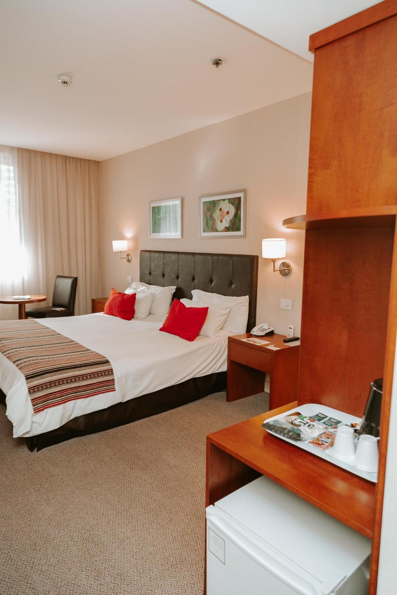 Howard Johnson Hotel Yerba Buena Eksteriør bilde