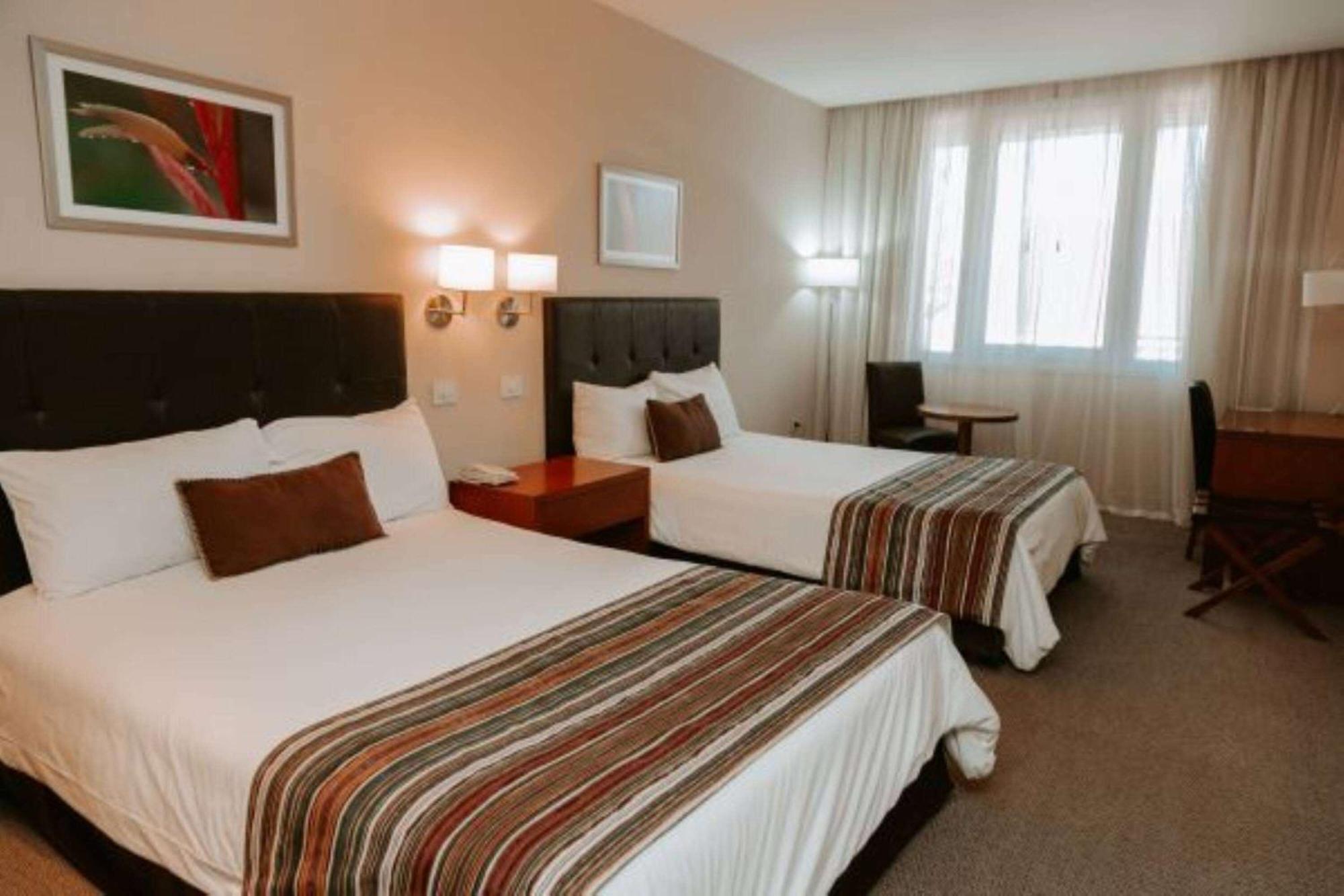 Howard Johnson Hotel Yerba Buena Eksteriør bilde